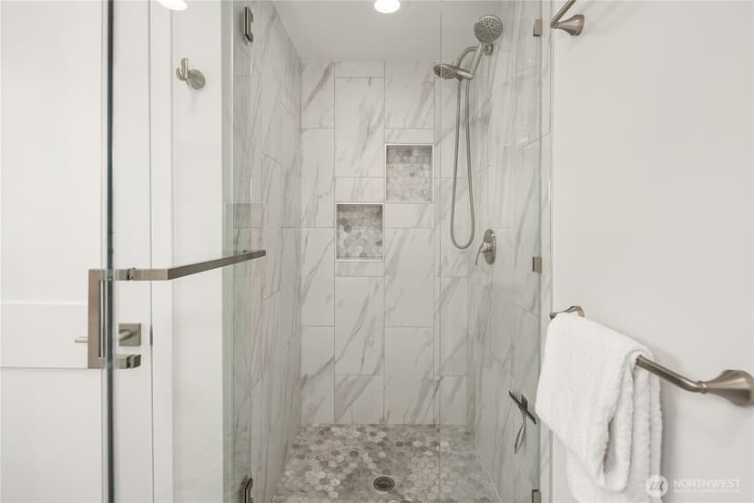 Property photo for 3711 NE 42nd St, Seattle photo 17