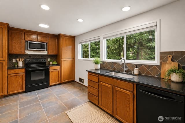 Property photo for 722 N 161st Place #12, Shoreline photo 3