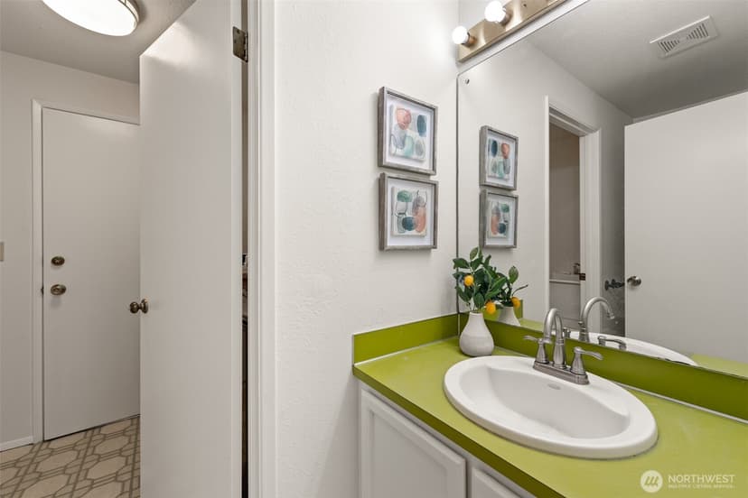 Property photo for 4624 146th Place SE, Bellevue photo 16