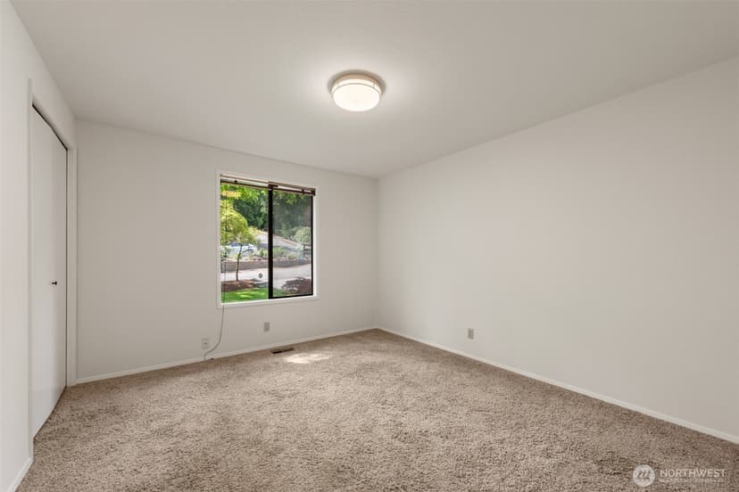 Property photo for 4624 146th Place SE, Bellevue photo 14