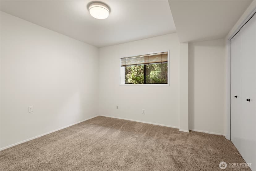Property photo for 4624 146th Place SE, Bellevue photo 24