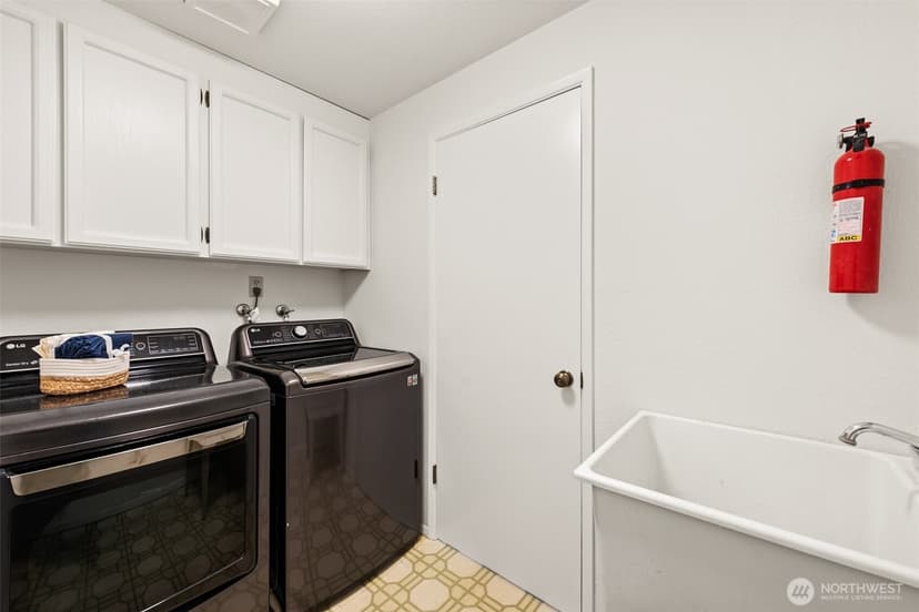 Property photo for 4624 146th Place SE, Bellevue photo 17