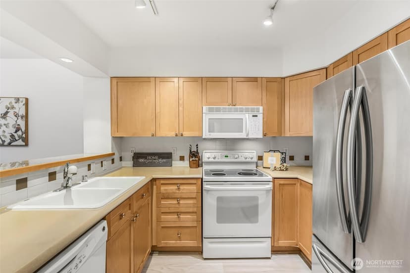 Property photo for 1525 NW 57th Street #302, Seattle photo 2
