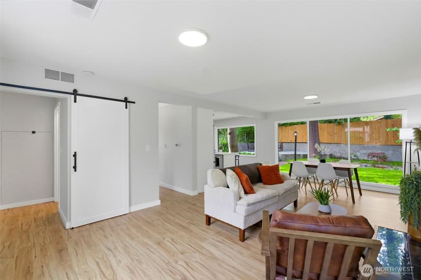 Property photo for 8905 Veterans Drive SW, Lakewood photo 15