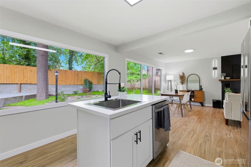 Property photo for 8905 Veterans Drive SW, Lakewood photo 9