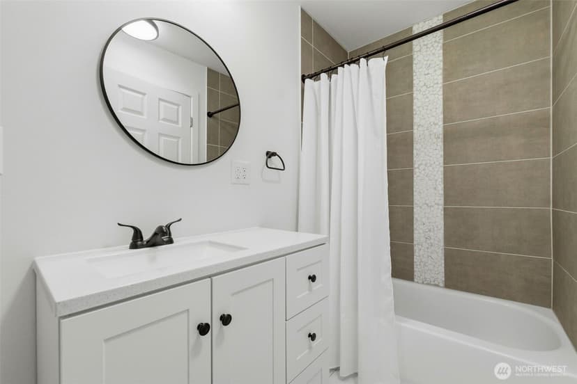 Property photo for 8905 Veterans Drive SW, Lakewood photo 18