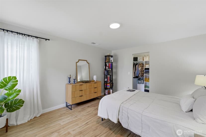 Property photo for 8905 Veterans Drive SW, Lakewood photo 16
