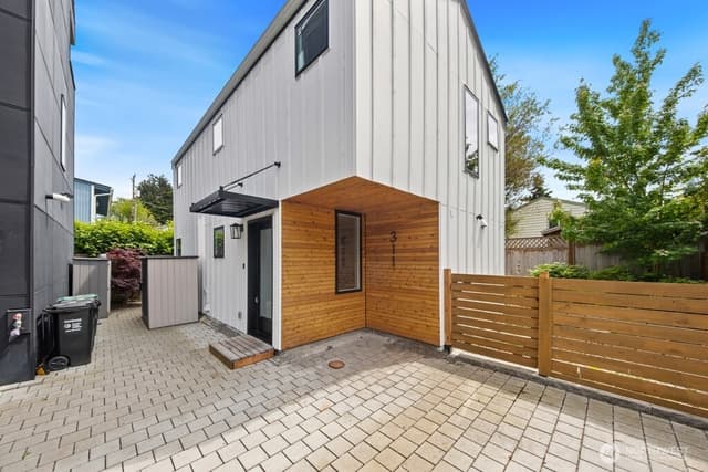 Property photo for 311 NW 89th Street, Seattle photo 2