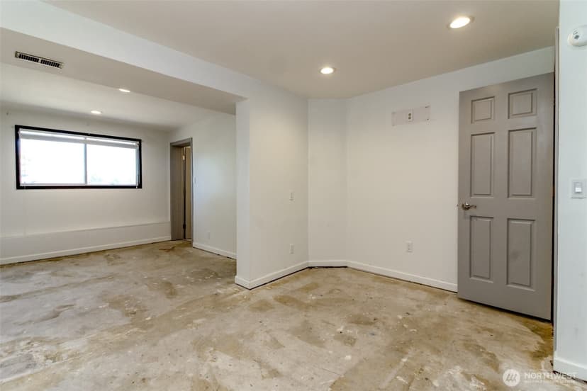 Property photo for 16235 NE 51st Street, Redmond photo 11