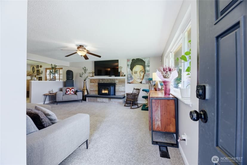 Property photo for 10103 SE 206th Street, Kent photo 2