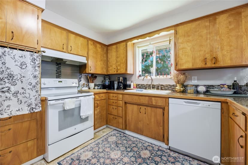 Property photo for 10103 SE 206th Street, Kent photo 8