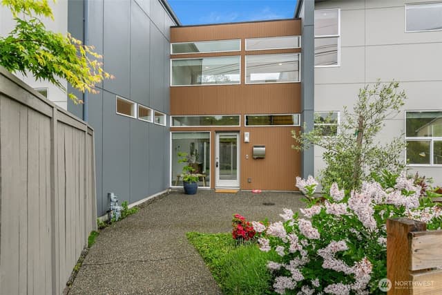 Property photo for 3200 E Republican Street, Seattle photo 2