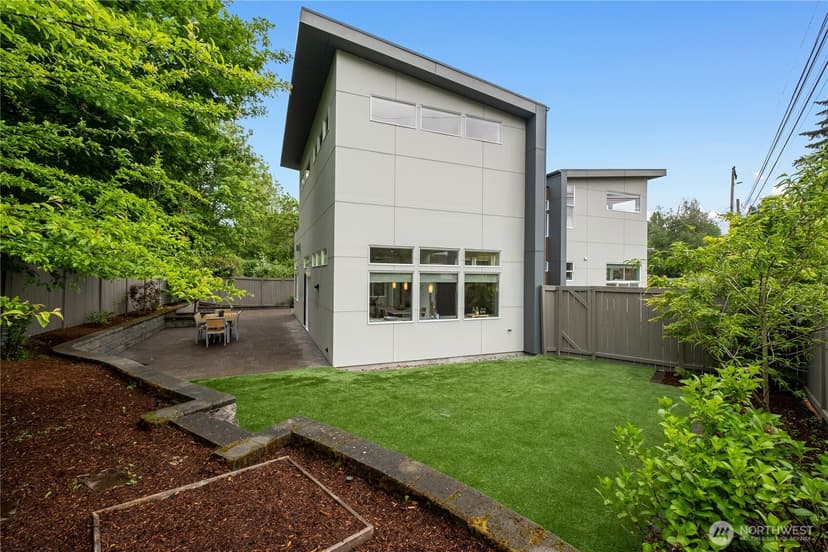 Property photo for 3200 E Republican Street, Seattle photo 9