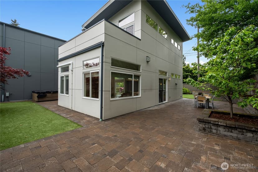Property photo for 3200 E Republican Street, Seattle photo 7