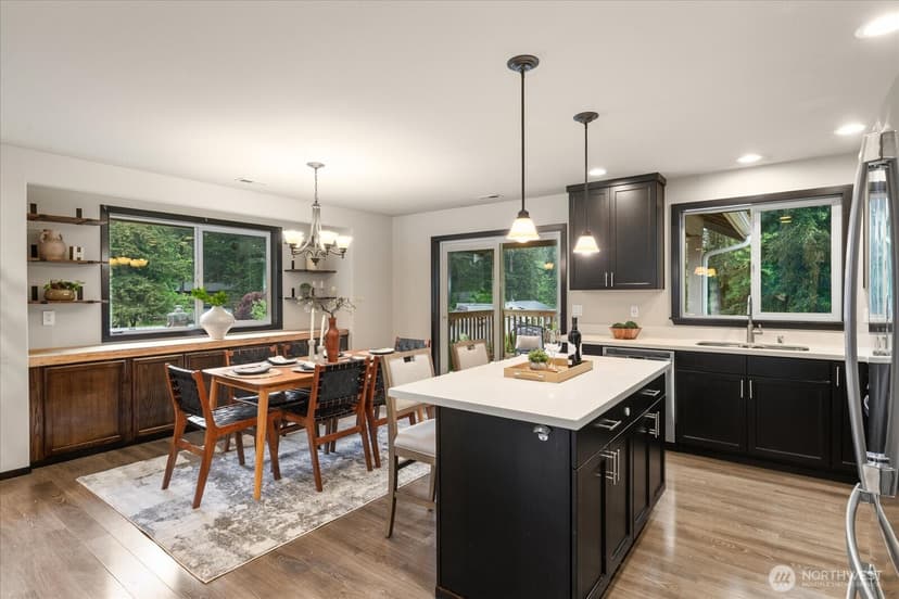 Property photo for 19827 Cypress Way Way, Lynnwood photo 11