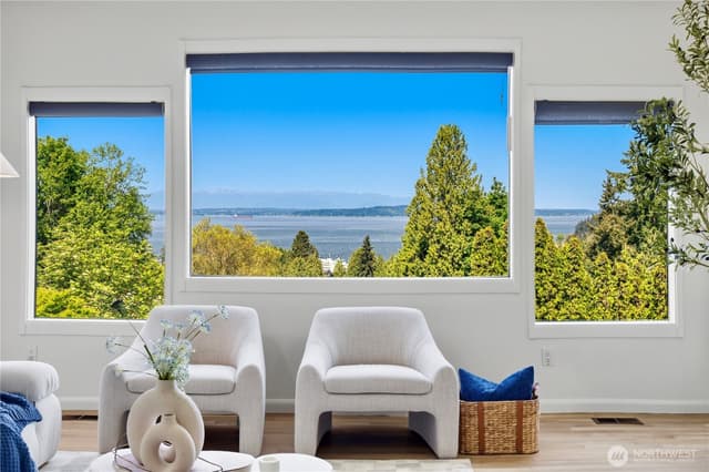 Property photo for 9354 California Drive SW, Seattle photo 5