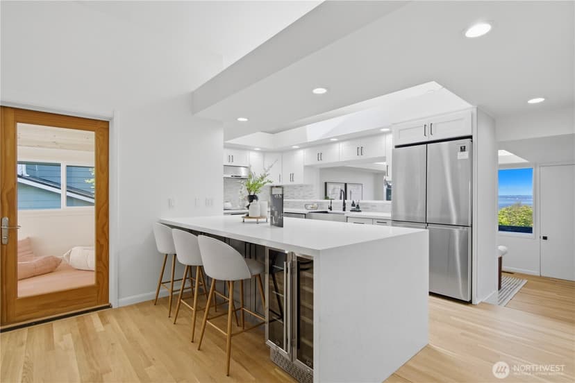 Property photo for 9354 California Drive SW, Seattle photo 12