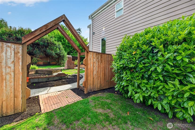 Property photo for 516 Wana Wana Place NE, Tacoma photo 31