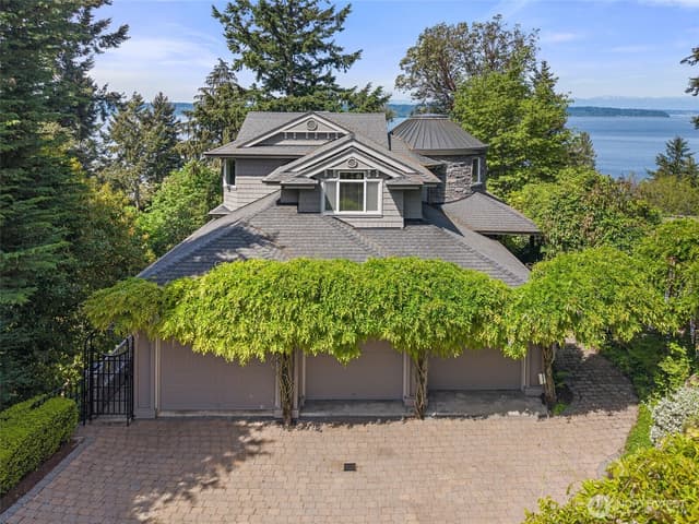 Property photo for 15889 25th Avenue SW, Burien photo 2