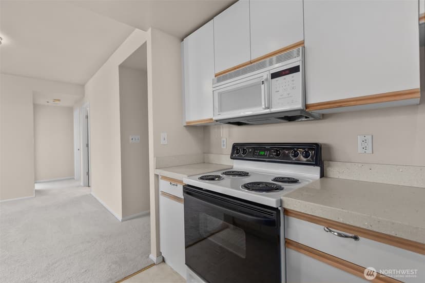Property photo for 2600 2nd Avenue #503, Seattle photo 11