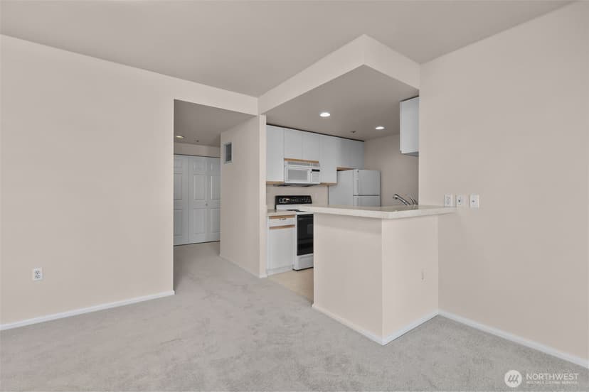 Property photo for 2600 2nd Avenue #503, Seattle photo 7