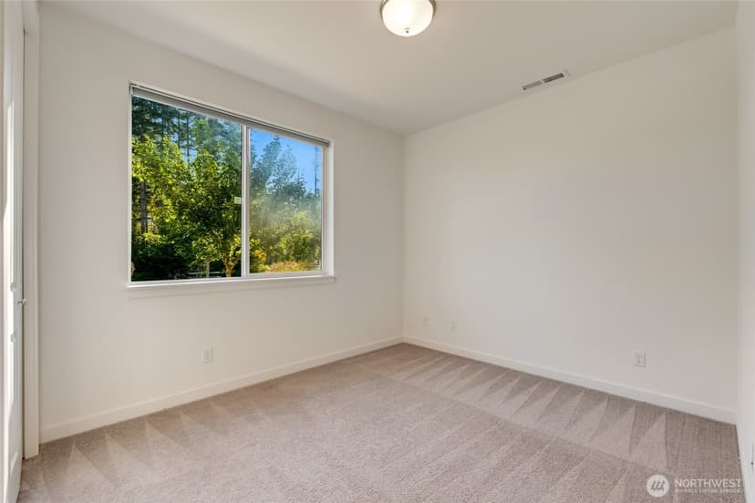 Property photo for 33133 Evergreen Avenue SE, Black Diamond photo 12