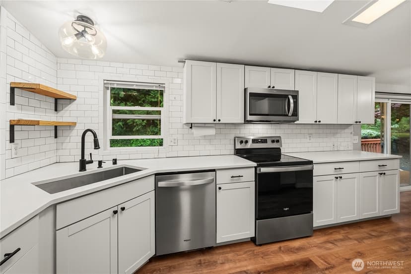 Property photo for 11814 4th Street E, Edgewood photo 3