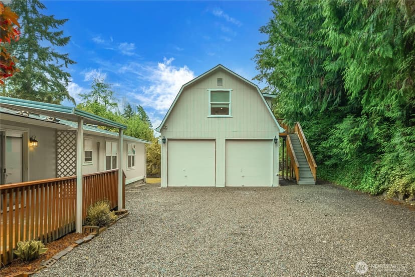 Property photo for 11814 4th Street E, Edgewood photo 2