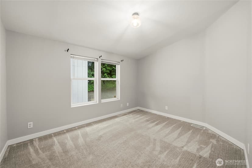 Property photo for 11814 4th Street E, Edgewood photo 20