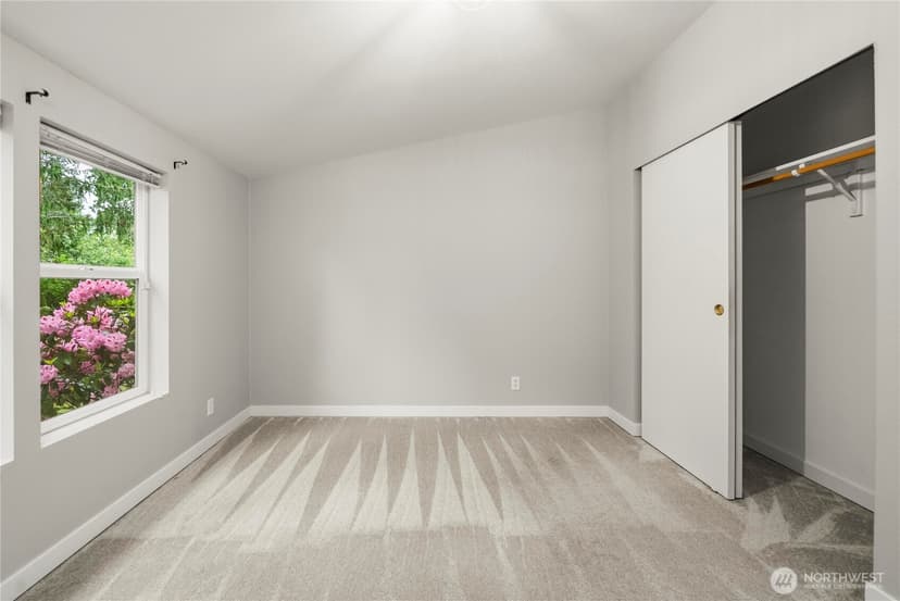 Property photo for 11814 4th Street E, Edgewood photo 22