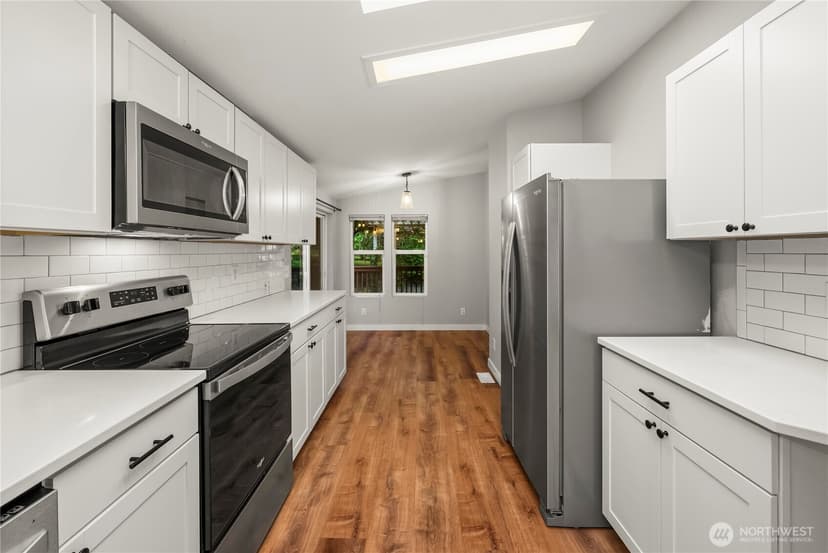 Property photo for 11814 4th Street E, Edgewood photo 7