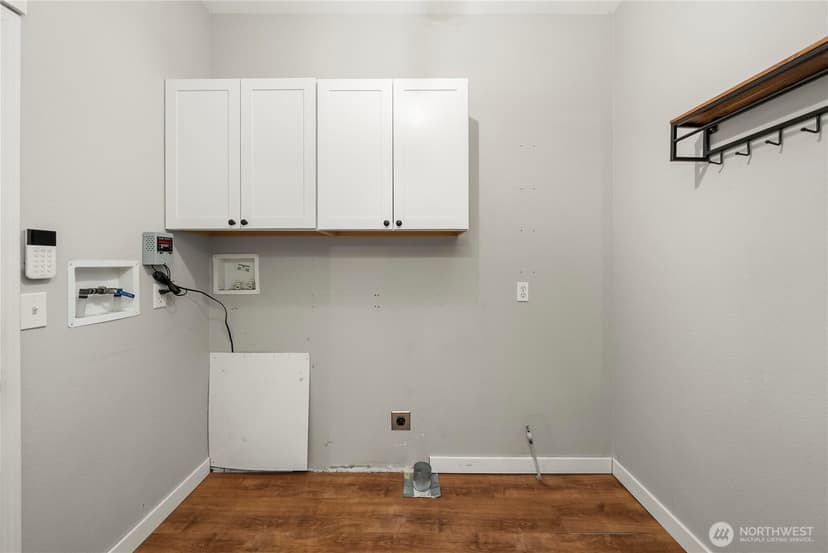 Property photo for 11814 4th Street E, Edgewood photo 13