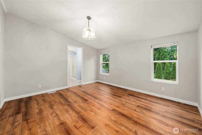 Property photo for 11814 4th Street E, Edgewood photo 14