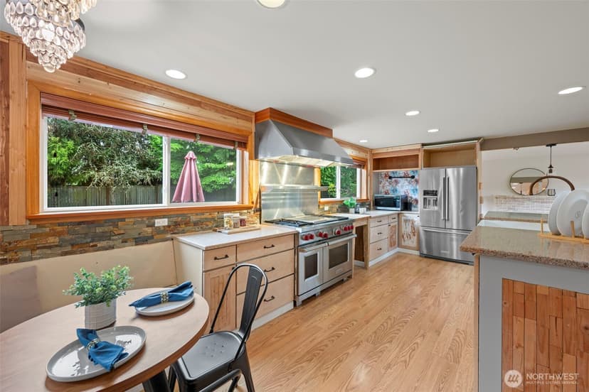 Property photo for 816 151st Place SW, Lynnwood photo 7