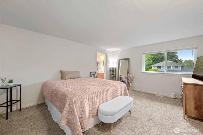 Property photo for 816 151st Place SW, Lynnwood photo 16