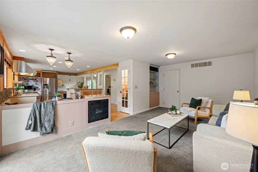 Property photo for 816 151st Place SW, Lynnwood photo 9