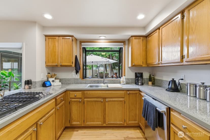Property photo for 20712 33rd Avenue W, Lynnwood photo 11