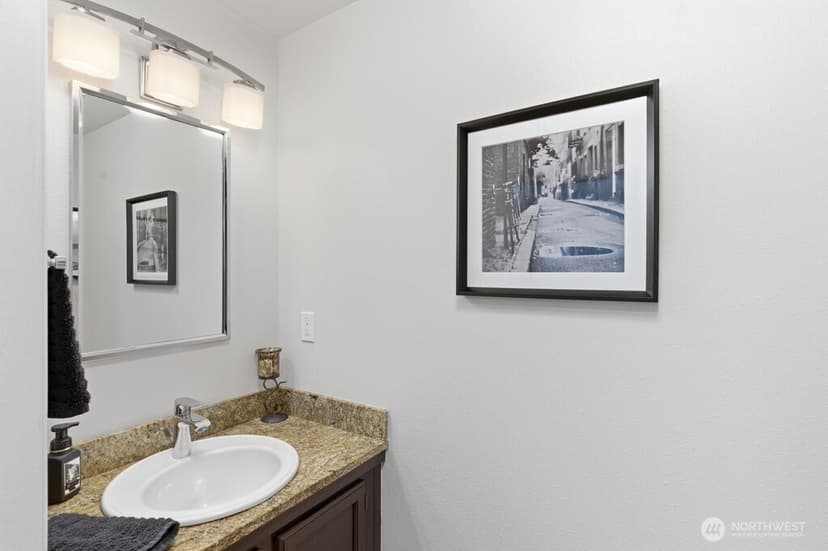 Property photo for 20712 33rd Avenue W, Lynnwood photo 24