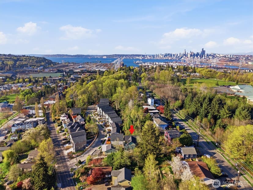 Property photo for 4586 22nd Avenue SW, Seattle photo 2