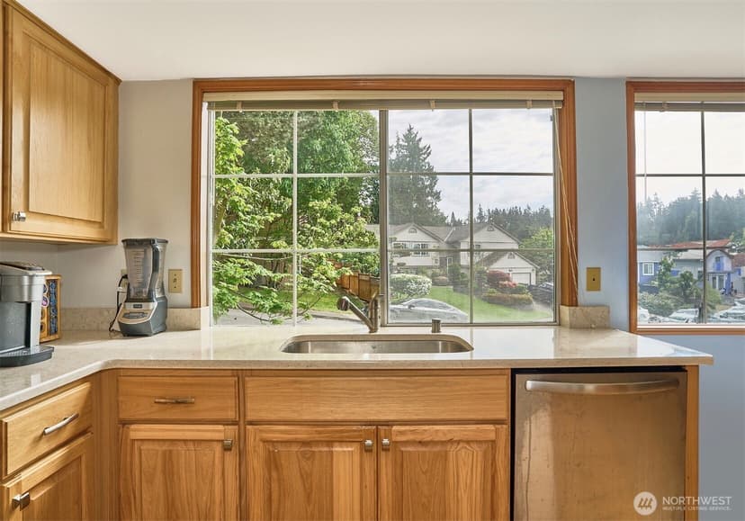 Property photo for 1404 S 290th Place, Federal Way photo 5