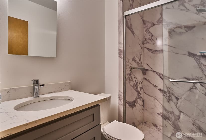 Property photo for 1404 S 290th Place, Federal Way photo 15