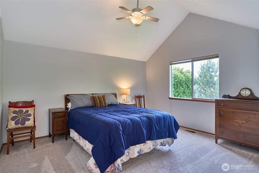 Property photo for 1404 S 290th Place, Federal Way photo 10
