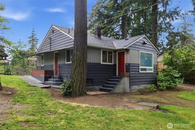 Property photo for 1027 S 124th Street, Seattle photo 2