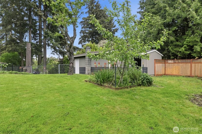 Property photo for 1027 S 124th Street, Seattle photo 3