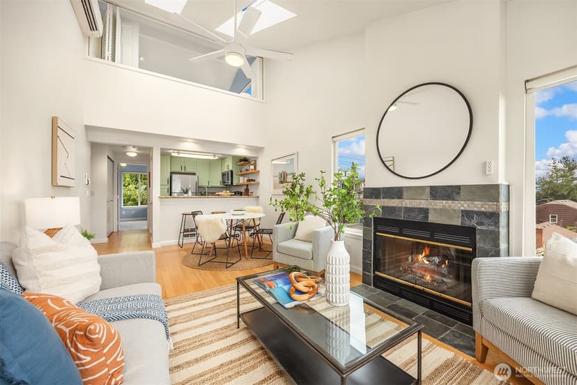 Property photo for 4403 Greenwood Avenue N #301, Seattle photo 4