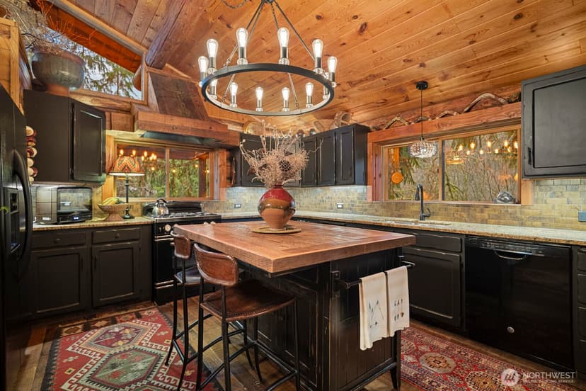 Property photo for 18904 233rd Avenue NE, Woodinville photo 9