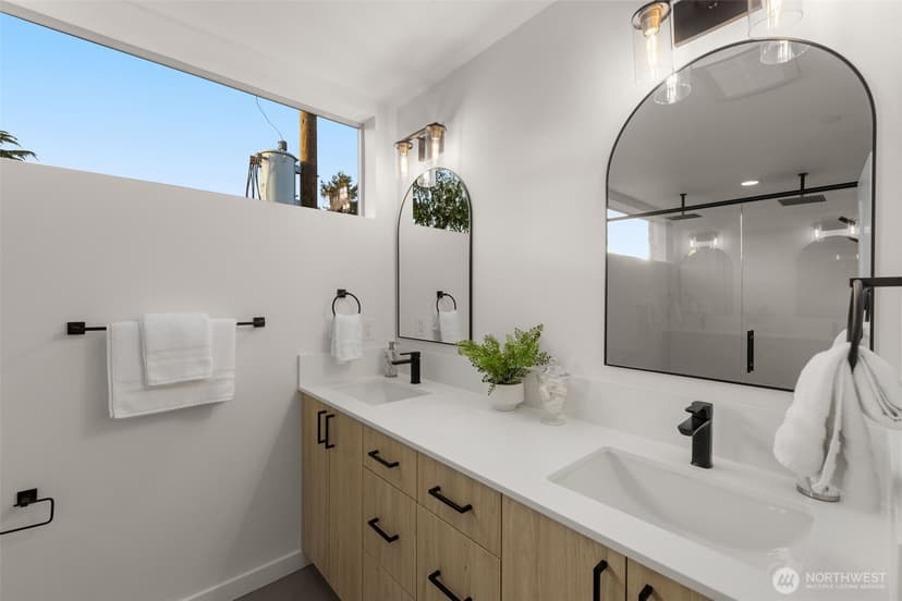 Property photo for 1203 G N Allen Place, Seattle photo 12