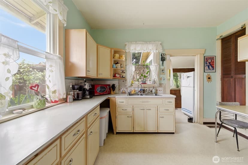 Property photo for 4837 S Sheridan Avenue, Tacoma photo 14