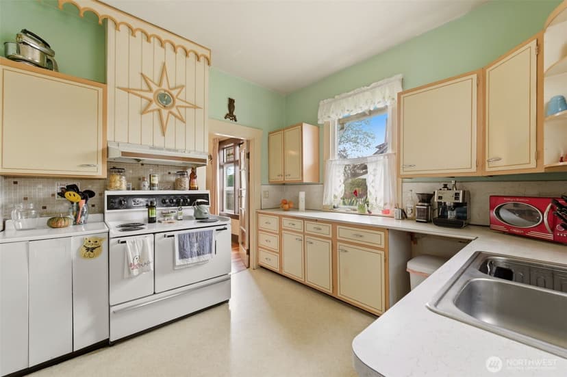 Property photo for 4837 S Sheridan Avenue, Tacoma photo 12