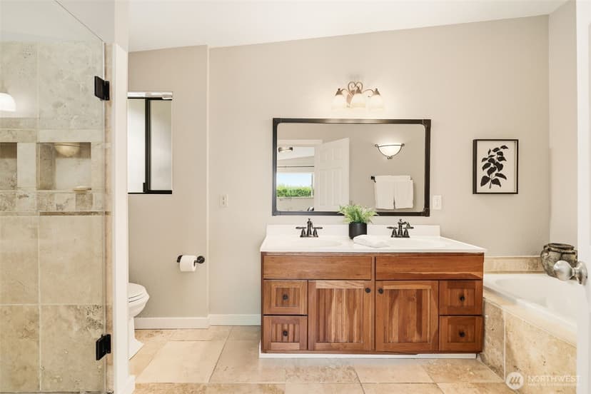 Property photo for 5578 Broad View Avenue NE, Tacoma photo 25